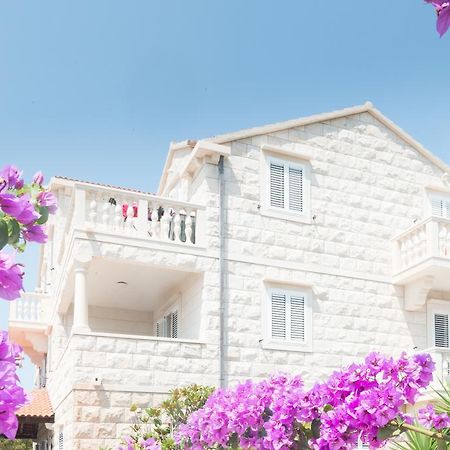 Apartments Barba Petra Dvori Sumartin Esterno foto
