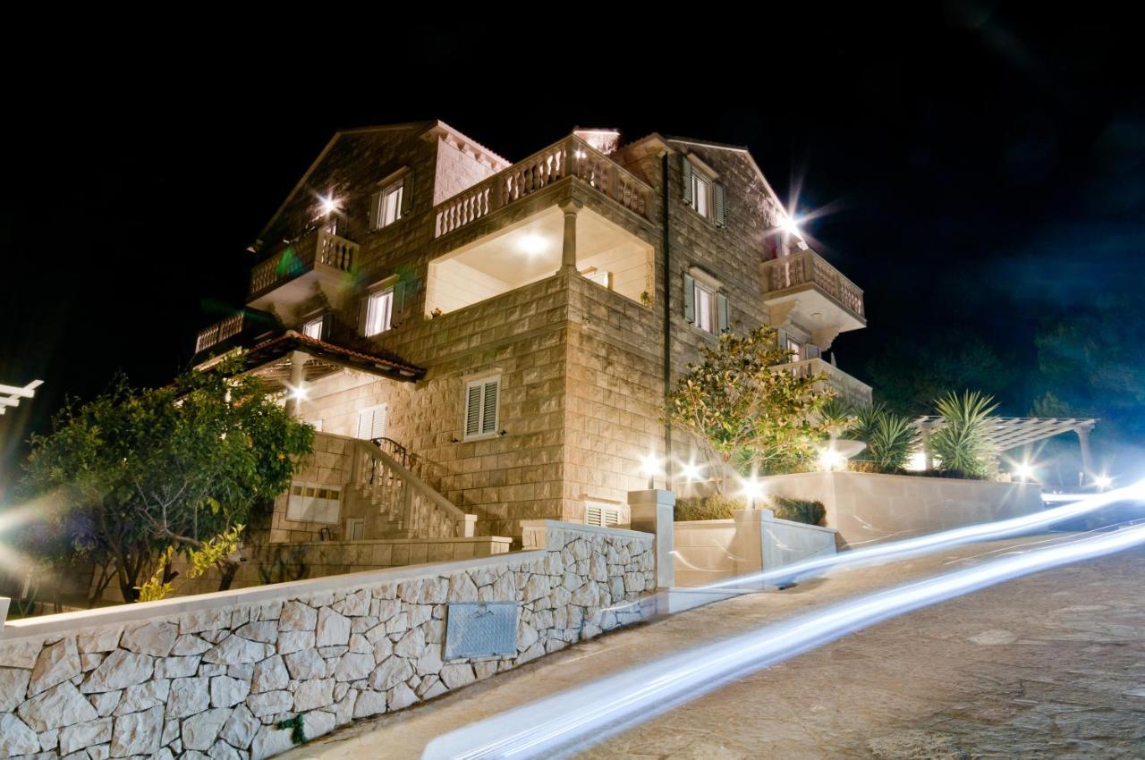 Apartments Barba Petra Dvori Sumartin Esterno foto