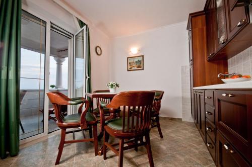 Apartments Barba Petra Dvori Sumartin Esterno foto